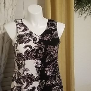 Multicolored sleveless  dress in size large.
